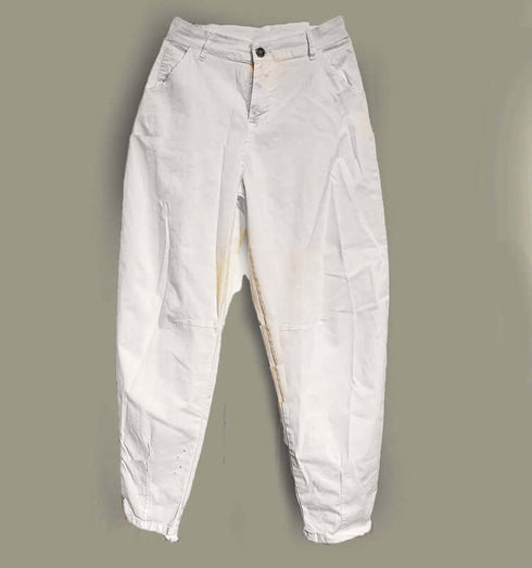 ג'ינס כותנה לבן בגזרת בלון גבוהה, סטייל נוח ומחמיא - MIKAI