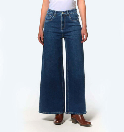 מכנסי ג'ינס פדלפון בגוון כחול כהה בגזרה גבוהה עם קו מותן מודגש ונגיעה אופנתית.