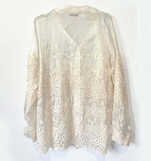 חולצה מכופתרת לבנה , שיפון עם רקמה בשילוב תחרה - MIKAI