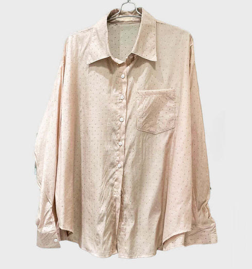 חולצת פסים חום בז' מכופתרת, מעוטרת באבני חן טבעיות - MIKAI