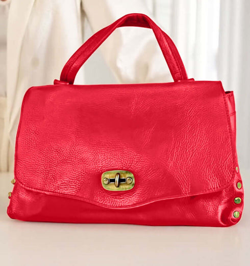 תיק אדום מעור איטלקי עם רצועה תואמת, סגנון מודרני, מתאים לאירועים ויציאות