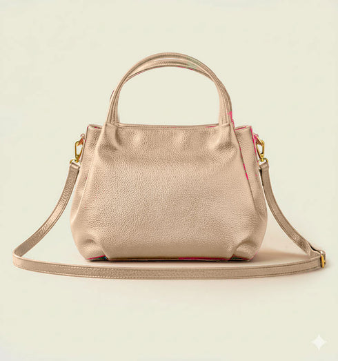 תיק צד איטלקי מעור משובח בגוון בז' עם רצועה תואמת