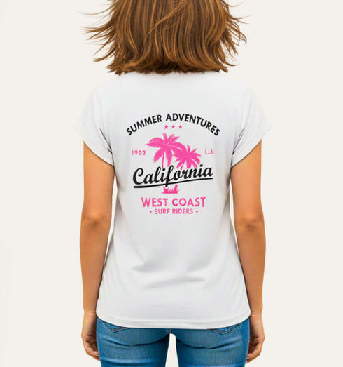 טישרט כותנה בגוון לבן עם הדפס California ו-West Coast, מתאים לים ולפעילויות רגיעה.