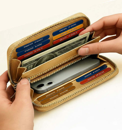 ארנק מעוצב בגוון מוזהב ועשיר, עשוי מעור איטלקי איכותי