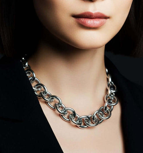 שרשרת מוכספת עשויה מתכת קלילה וידידותית לגוף