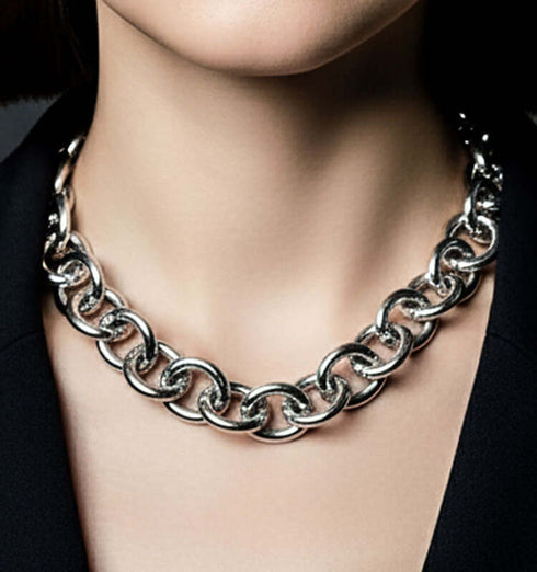 שרשרת מוכספת עשויה מתכת קלילה וידידותית לגוף