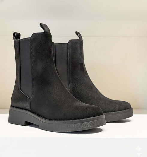 עליים שחורות, ז'אמש מלפנים, עור מאחור וגומי אלסטי לנעילה נוחה.