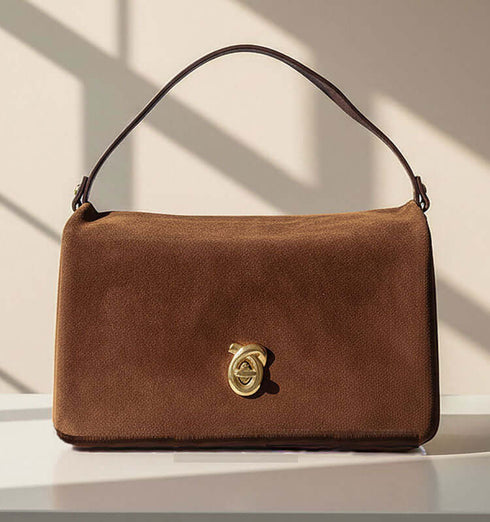 תיק צד שלושה תאים מעור ז'אמש מעולה, בגוון חום עם רצועות ונעילת כסף.