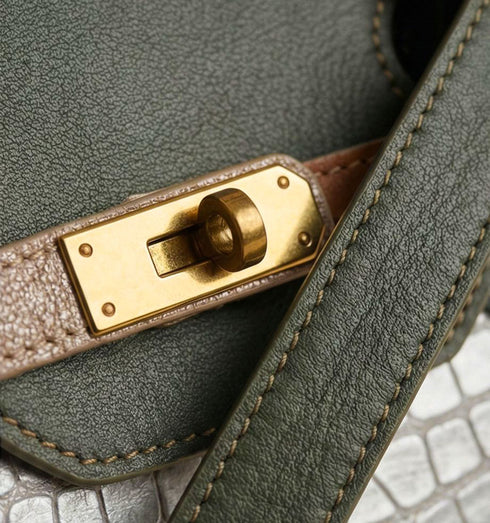 תיק עור כסף\חום - תיק מעצבים מעור איטלקי מובחר עם רצועה לכתף - MIKAI