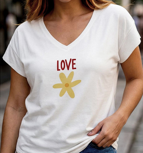 טישרט כותנה לבנה צווארון וי, הדפס אהבה מלפנים ומאחור