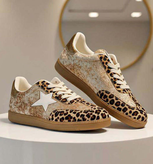 סניקרס קטיפה בגוון כאמל ומנומר עם כוכב לבן