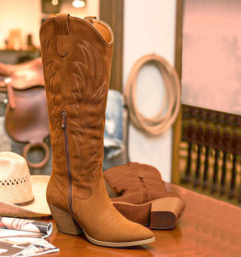 מגף ז'אמש קאמל רקום, איכותי וחמים, גזרה גבוהה ועצבנונית, מתאימים לאירועים ויום יום.