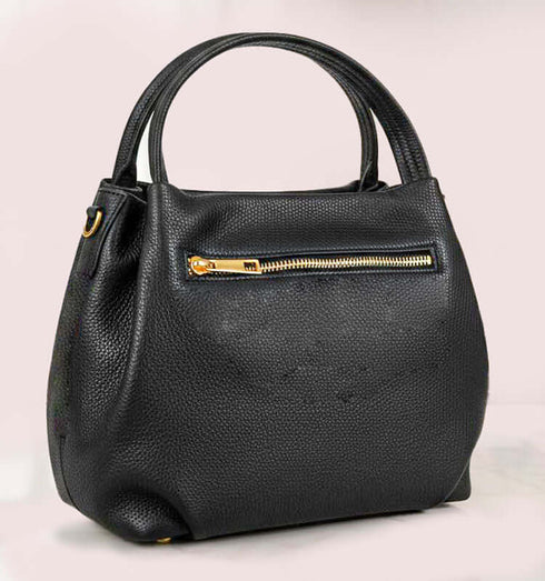 תיק צד איטלקי מעור משובח בגוון שחור עם רצועה תואמת, מושלם לכל יום.