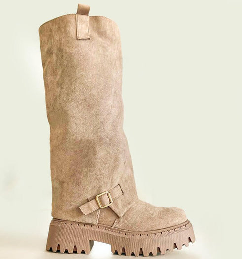 מגף זאמש טרנדי בגוון בז' שמנת עם סוליית טרקטור - MIKAI