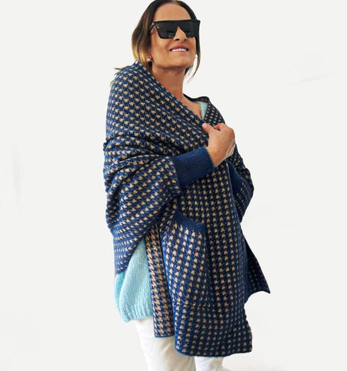 שכמיית צמר כחולה עם כיסים - MIKAI