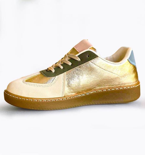 סניקרס מוזהבות פס כאמל - MIKAI