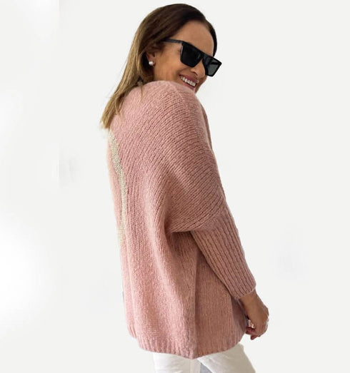 סריג וי ורוד עם הדפס פיס בגב - MIKAI