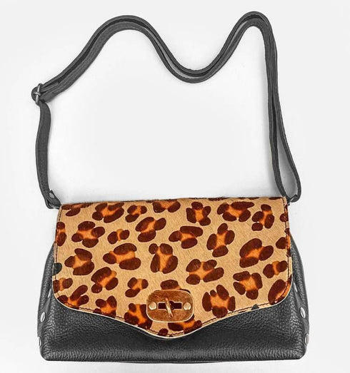 תיק צד מעור שחור ומכסה פרווה מנומר - MIKAI