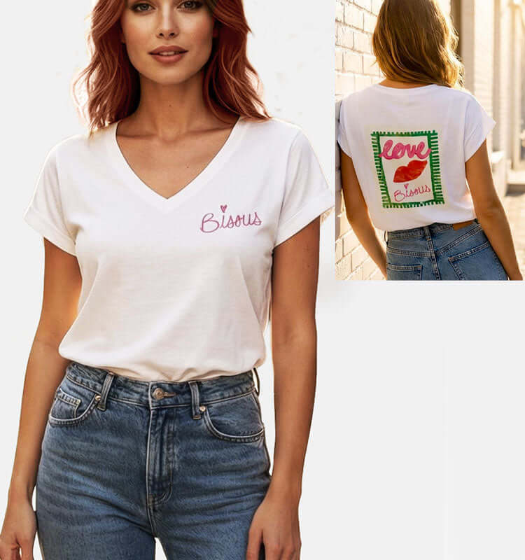טישרט כותנה לבנה צווארון וי עם הדפס ביז'ו מלפנים ומאחור, רכה ונושמת.